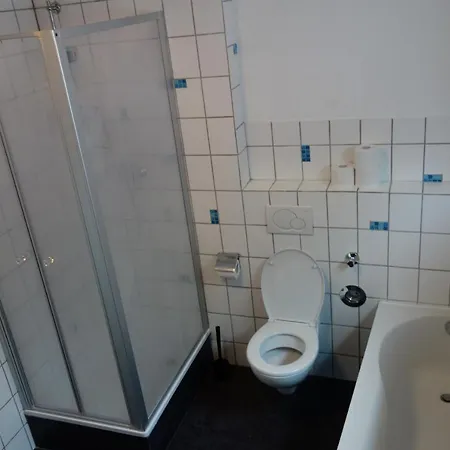 Geraumige Ferienwohnung In Ruhiger Lage *