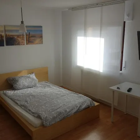 Geraumige Ferienwohnung In Ruhiger Lage * راينشتيتن