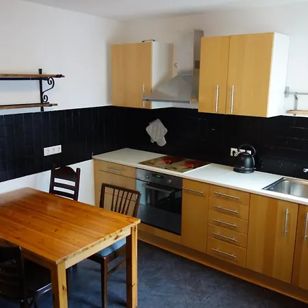 Geraumige Ferienwohnung In Ruhiger Lage شقة *