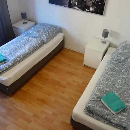 Geraumige Ferienwohnung In Ruhiger Lage